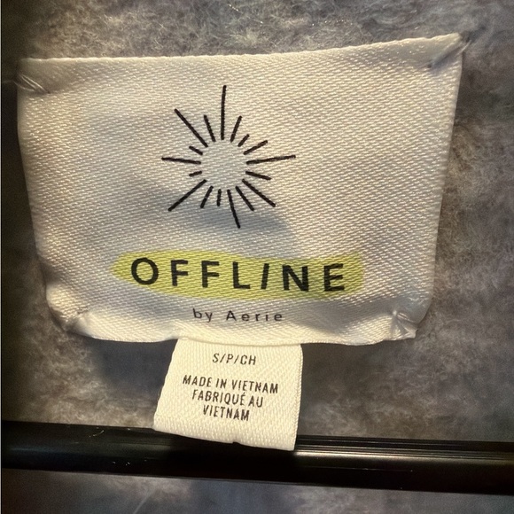 OFFLINE by Aerie Gray Women's Hoodie- slight cropped - Picture 3 of 4